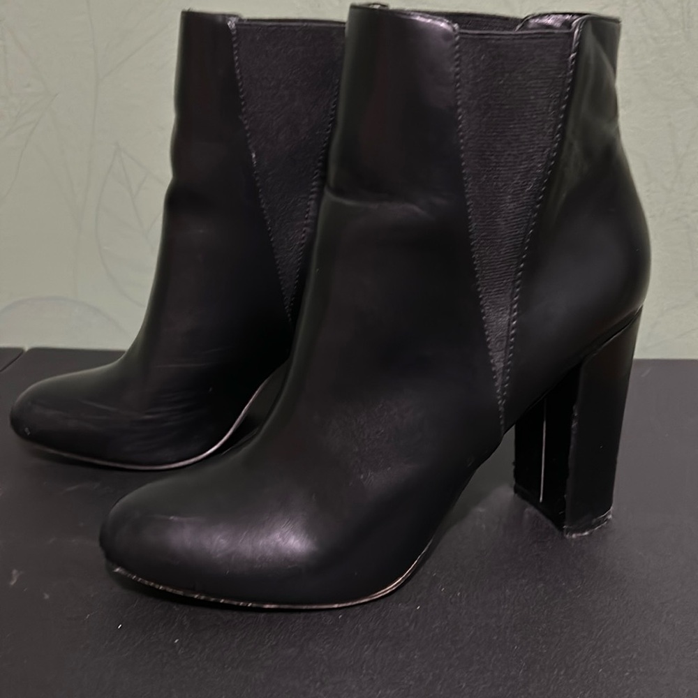 ALDO Women’s high heel booties size 10